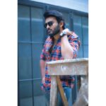 Kiran Abbavaram Instagram – Your quotient definitely reflects your style & attitude! ✌🏻🔥 PC : @Svcreativeworks
Styling : @sushmithakasturi

#newlook #outfits #fashion