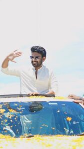 Kiran Abbavaram Instagram - Thank you Tenali for warm welcome ❤️☺️ Thank you @sivacherry anna ❤️ Edit @snaplica_official #nmbk #tenali #Nmbkfromsep16th