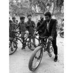 Kiran Abbavaram Instagram - Just 5min ichestaa please 🙏 cycle credits : Akkada unna abbayi #shootgaps #srkalyanamandapam Rayachoti