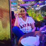 Kirti Kulhari Instagram – #waytogo 
#astrosbaseball 2022 World  Champions 🥳❤️
#Houston #Texas 

Love from #India 💓
And thank u @sourabh_sanduja for this beautiful #astrojersey @nike 😎
Now m a fan too 🤓
