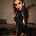 Komalee Prasad Instagram - Let me be your woman… 🎩🪄🎶 . . . 👗 @sumaiah.tabassum 📸 @the_pixel_farmer 💄 @makeupbyramakrishna 💆🏻‍♀️ @naidukavala