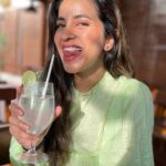 Komalee Prasad Instagram - Just a Thursday dose of sunset 🌤 , lime water 🍸and me who always makes faces to the camera 😛 #candidsarealwaysnotfake Oorjha Cafe