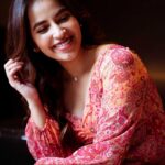 Komalee Prasad Instagram - Swipe to see my “ I love you too “ faces 👉🏻♥️🥰 📸 @vincentkingstudios