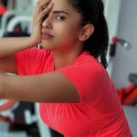 Komalee Prasad Instagram – Started off with full motivation, clicked pictures and went home ! ! !

#thursdaymotivation 🦧🤭