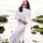 Komalee Prasad Instagram - Living a love story in my own head 🌊🌸❤️ 📸 @sandeep_fp 💄 @makeupbyramakrishna