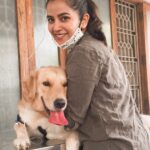 Komalee Prasad Instagram - Dropping platelets, fighting tick fever, channelling strength, smiling faces!! You can call us FIGHTERS 🔱✊🏻 My @whiskeyoninsta 🧿💜
