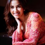 Komalee Prasad Instagram - Swipe to see my “ I love you too “ faces 👉🏻♥️🥰 📸 @vincentkingstudios