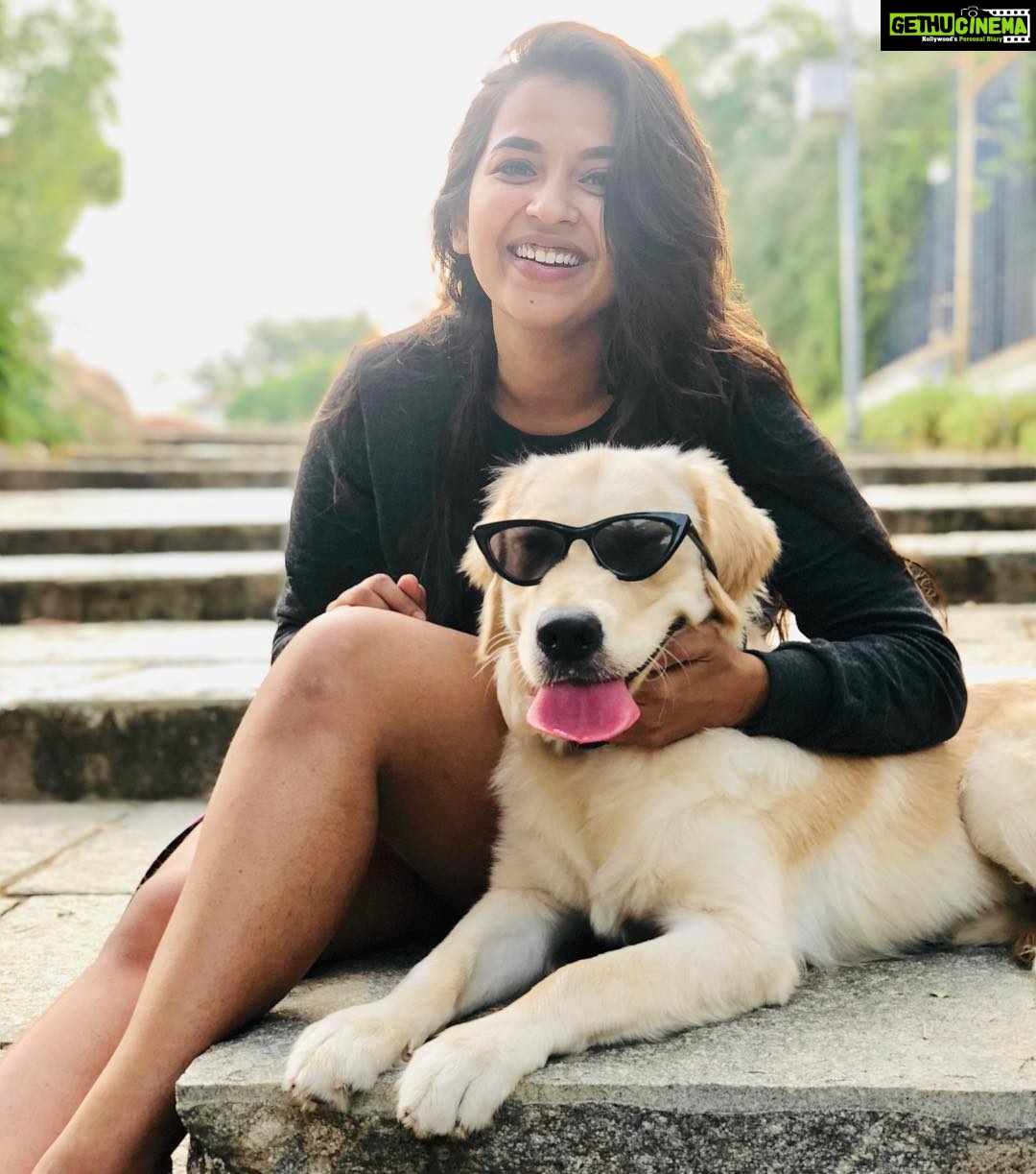 Komalee Prasad Instagram - Whoever said DIAMONDS are a girl’s best friend, never owned a dog !! WHISKEY 😎