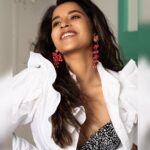 Komalee Prasad Instagram – Smile unapologetically for you never know when someone is falling for it.😁♥️

#happy