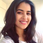 Komalee Prasad Instagram - Vintage!! Both filter and her !! 🤍