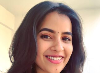 Komalee Prasad Instagram - Vintage!! Both filter and her !! 🤍