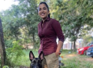 Komalee Prasad Instagram - What would you caption her ?? 💥💥♥️♥️ #varsha #hit2 @happy_dogs_training_school