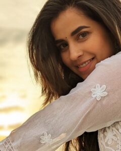Komalee Prasad Instagram - The beauty you see in me is a reflection of you 🪞🤍🌸🌤️