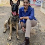 Komalee Prasad Instagram – What would you caption her ?? 💥💥♥️♥️

#varsha #hit2 @happy_dogs_training_school