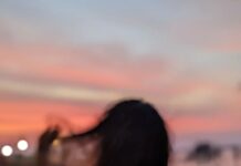 Komalee Prasad Instagram - Painting the sky , making it mine ❤️‍🔥💫