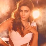 Kriti Sanon Instagram - Create your own runway!! Strutting to #FeminaBeautyAwards #StyleIconOfTheYear