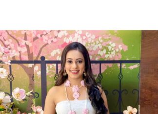 Krutika Desai Khan Instagram - Happy Diwali 🪔✨ #krutikadesai #kd #happiness #peace #positivity #loveandlight #diwali #festivevibes #2022 #spreadlove ♥️