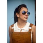 Krutika Desai Khan Instagram - I see you 👀 👓 @sunglassic.official 👗 @_yoonoy_ 📸 @hg__photography.official MUAH @rj_makeover #KrutikaDesai #artist #collaboration #ad #sunglasses #fashion #mondayblues #potd #positivevibes #spreadlove ♥️