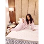 Krutika Desai Khan Instagram - As the night gets dark, let your worries fade. Sleep peacefully knowing you've done all you can do for today 🌸 My Comfy Suit by @younglings_india ✨ #nightsuit #pjs #cute #pretty #pink #babe #capricorn #spreadlove #peace #krutikadesai #kd