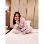 Krutika Desai Khan Instagram - As the night gets dark, let your worries fade. Sleep peacefully knowing you've done all you can do for today 🌸 My Comfy Suit by @younglings_india ✨ #nightsuit #pjs #cute #pretty #pink #babe #capricorn #spreadlove #peace #krutikadesai #kd