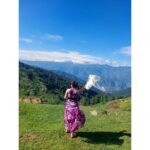 Krutika Desai Khan Instagram - Ye haseen waadiya, ye khula aasman 🧚🏻‍♀️🧿💗 #traveldiaries #jammu #kashmir #patnitop #nathatop #serene #beauty #nature #heaven #sky #positivevibes #spreadlove #kd ♥️ Nathatop (patnitop)