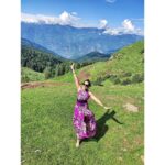 Krutika Desai Khan Instagram - 🌿🏔💗 Wearing @woowzerzofficial Style Partner @ceejey777 #traveldiaries #jammu #nathatop #patnitop #live #love #laugh #travel #explore #luxury #lifestyle #krutikadesai #peace #positivevibes #spreadlove ♥️ Nathatop (patnitop)