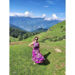 Krutika Desai Khan Instagram - 🌿🏔💗 Wearing @woowzerzofficial Style Partner @ceejey777 #traveldiaries #jammu #nathatop #patnitop #live #love #laugh #travel #explore #luxury #lifestyle #krutikadesai #peace #positivevibes #spreadlove ♥️ Nathatop (patnitop)