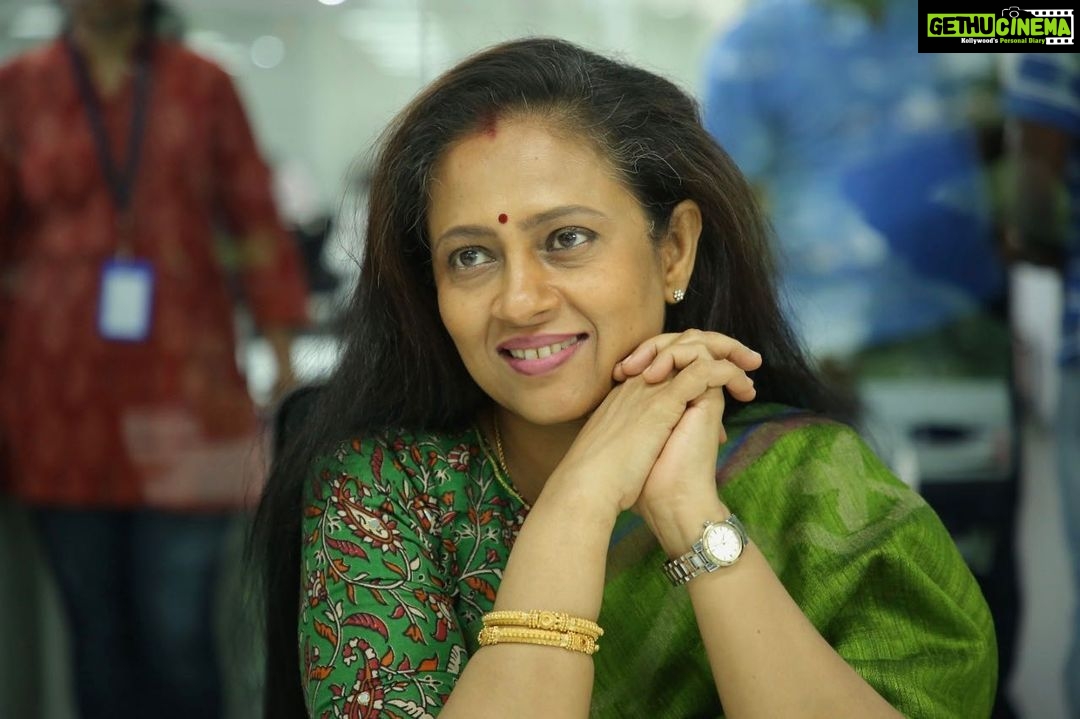 Actress Lakshmy Ramakrishnan Hd Photos And Wallpapers September 2022