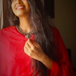 M.M. Manasi Instagram – Day 2 
A beautiful composition by Harikesanallur Muthaiya Bhagavathar in the Raagam Navarasa Kaanada 
.
 #mmmonissha #redcolour #red #newmusic #music #explore #trending #nav #navratri #garba #navratrispecial #navratriutsav #jaimatadi #om #shivshakti #durgapuja #saraswati