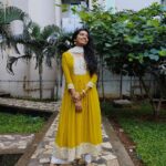 M.M. Manasi Instagram - OOTD Reel.. P.S : Loved singing this beautiful bit 🥰 Music - V2 @vijayanandbala @vicky_balasubramanian