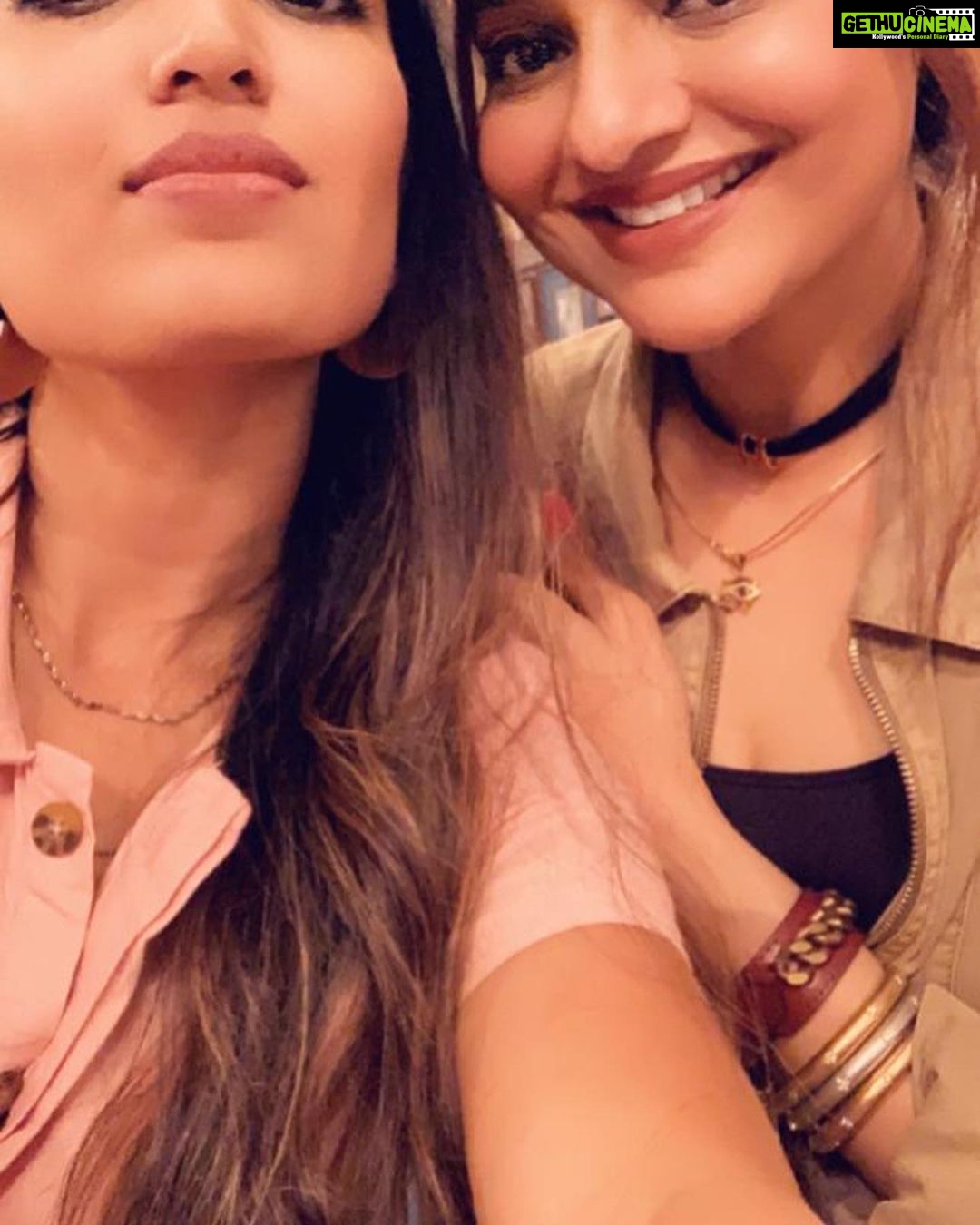 Madhoo Instagram - Happy birthday my gorgeous baby @shreyaagarwal7 💜💜💜💜💜💜 Mumbai, Maharashtra