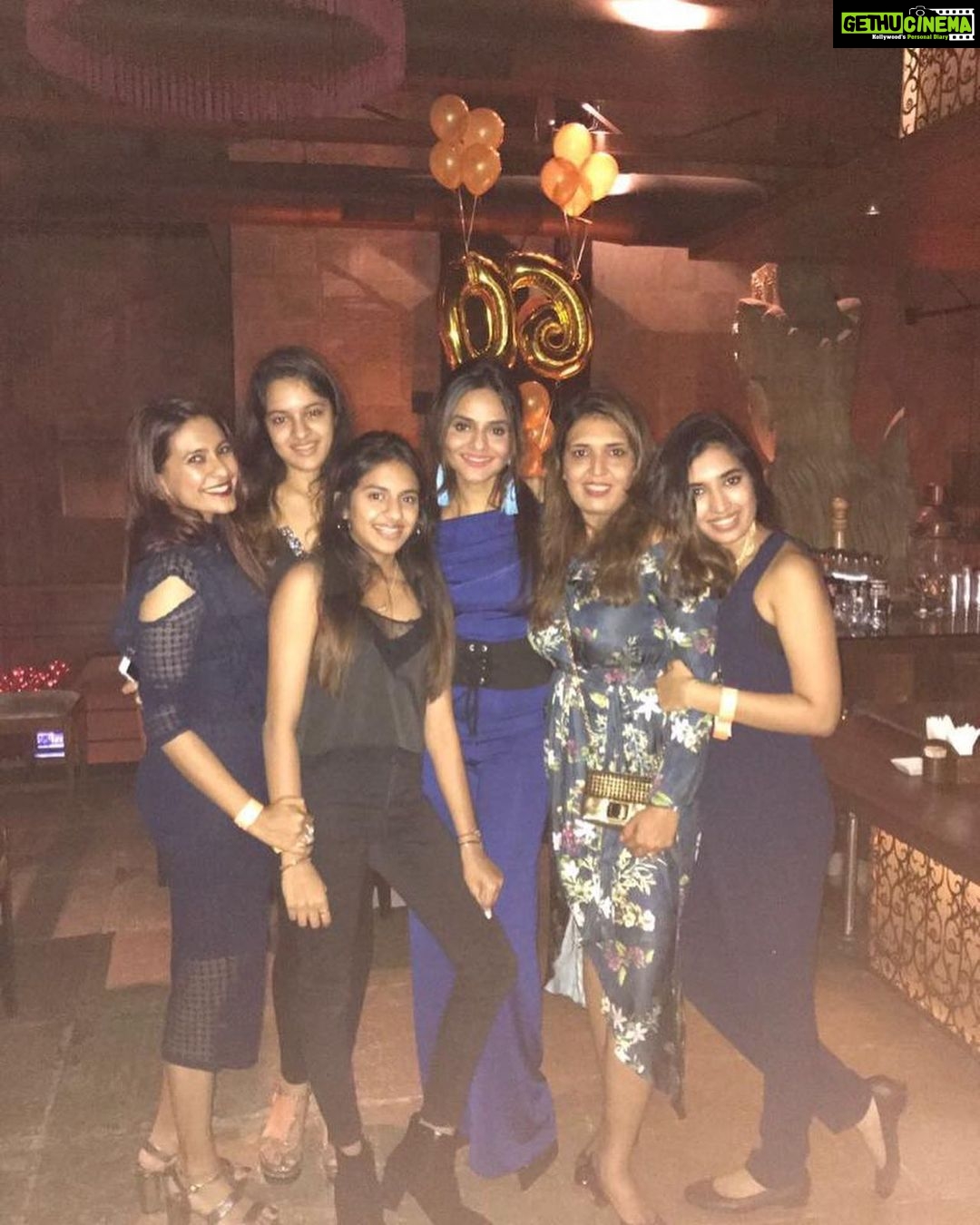 Madhoo Instagram - Happy birthday my gorgeous baby @shreyaagarwal7 💜💜💜💜💜💜 Mumbai, Maharashtra