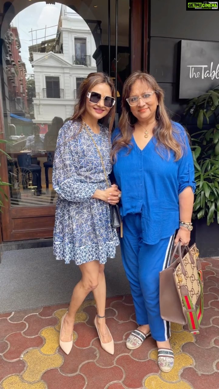 Madhoo Instagram - Happy birthday dearest @sharmillakhanna and to our #londonmemories 💜💜💜💜💜💜💜happy happy birthday