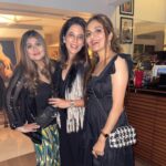 Madhoo Instagram - #funnnnn @bonita_bulchandani @lailalamba @anujabijlani @latapatel1 @sunainav2014 @gayatrikhannasabharwal @vivabulchandani @tarunasoi @farhadtaraporvala @dimpleroy4 @salimmerchant ☀️ @nisha_uttamchandani