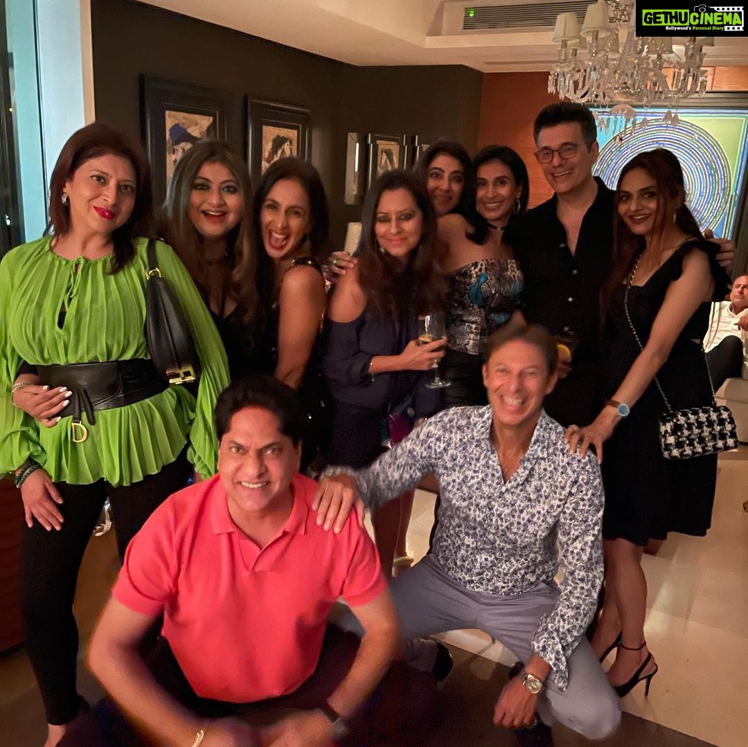 Madhoo Instagram - #funnnnn @bonita_bulchandani @lailalamba @anujabijlani @latapatel1 @sunainav2014 @gayatrikhannasabharwal @vivabulchandani @tarunasoi @farhadtaraporvala @dimpleroy4 @salimmerchant ☀️ @nisha_uttamchandani