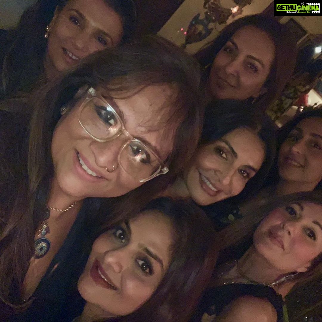 Madhoo Instagram - @bonita_bulchandani happy birthday 💜💜💜💜💜💜❤️💜
