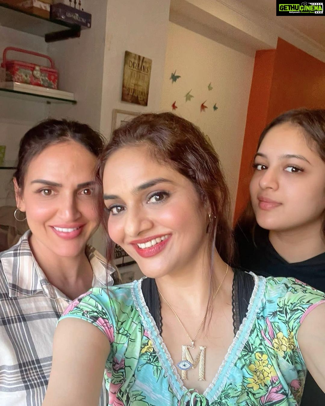Madhoo Instagram - Happy happy birthday my dearest @imeshadeol ❤️❤️❤️❤️ @ameyaashah @keiashahh 🤗