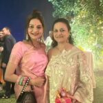 Madhoo Instagram - #diwali party @ruia__vasudha @neetajoshi @shalinizaveri @queeniesinghh @parul_v_shah @gayatrishah @jayanraheja @seemamalhotra35 @sohashah @tanazdoshi @nawazbodyartmumbai @deepikagehani