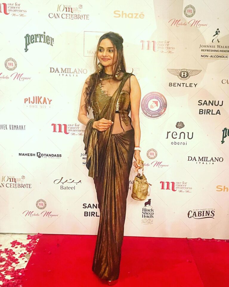 Madhoo Instagram - It was a lovely evening @mcanhealth @mirpurimaheka @tatamemorial was so happy to be a part of the greatest cause and so many generous souls….. HEART WARMING 💜💜💜💜💜💜💜💜💜💜💜💜 The Taj Mahal Palace, Mumbai
