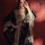 Madhuri Dixit Instagram – Even in the dark, beauty surrounds you! 

#wednesday #wednesdaywisdom #jhalakdikhlajaa10 #photooftheday #photoshoot