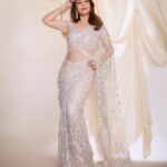 Madhuri Dixit Instagram – Finale ready 💎 

#friday #fridaymood #jhalakdikhlajaa10 #grandfinale #photoshoot #photooftheday