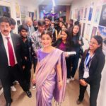 Madhuurima Instagram - So glad to meet Mr @sandeepmarwah Getting felicitated by The guru and President of Asian Academy of Film & Television . Celebrating the 15th anniversary of The Global film festival at #marwahstudios . Wearing @zaribanaras saree #awards #awards