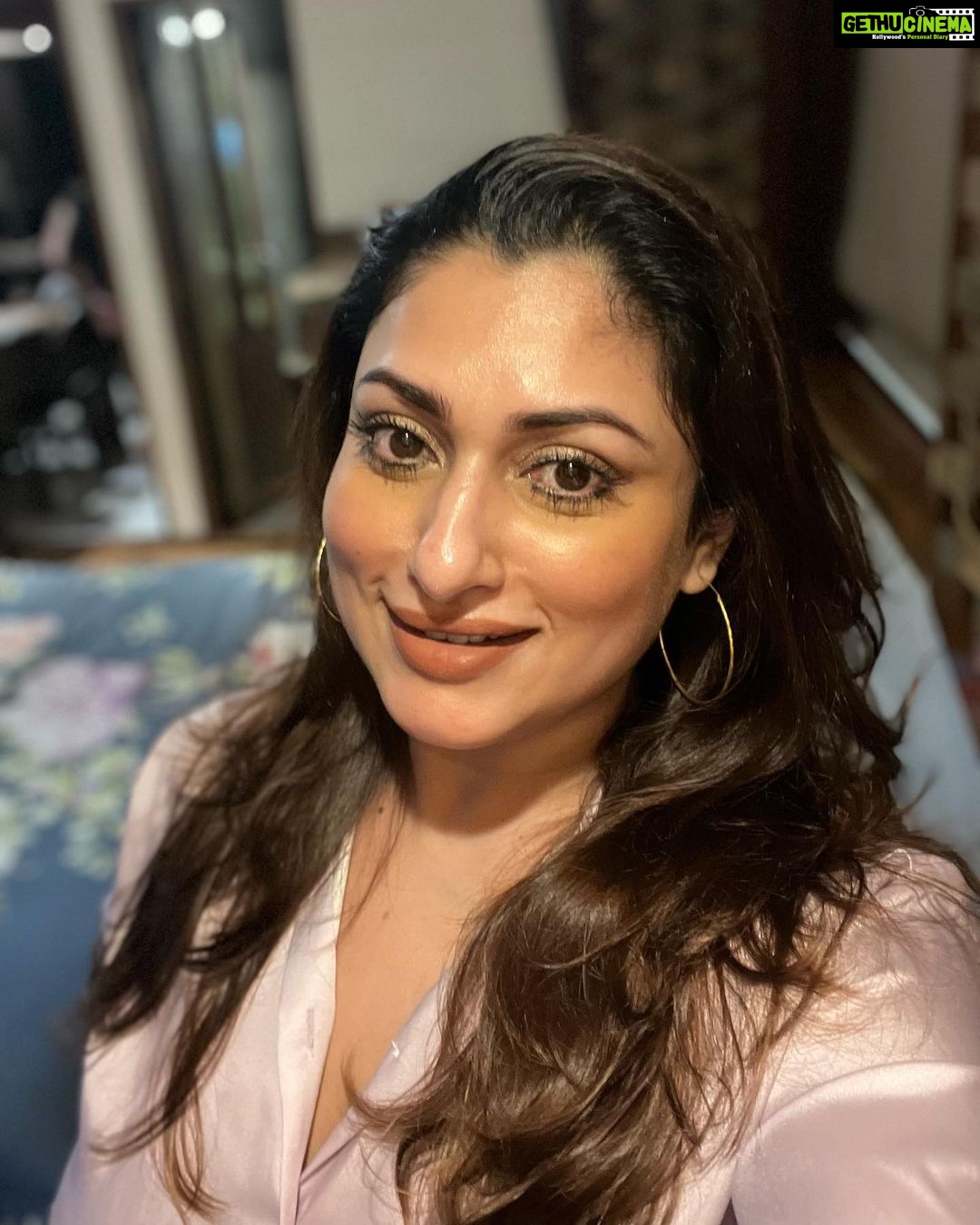 Malavika Instagram - …let me fall madly with me first🥂