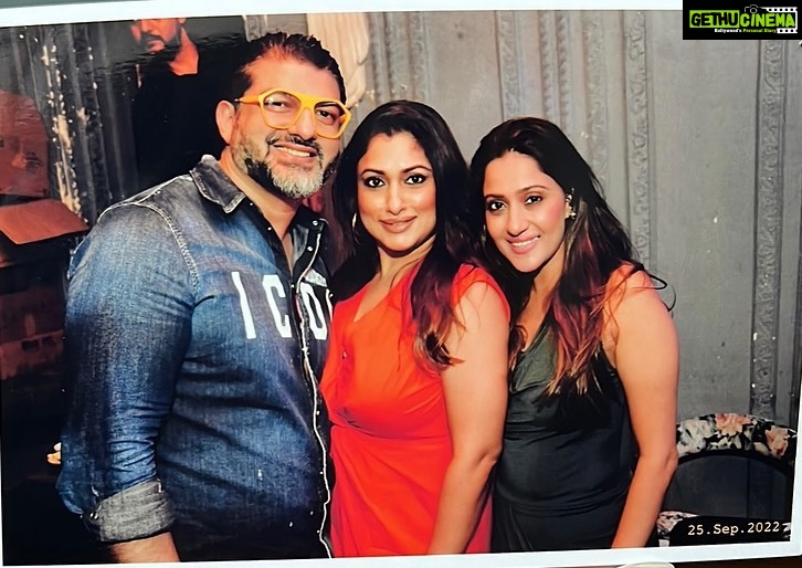 Malavika Instagram - dope days • chill night💃 Epitome
