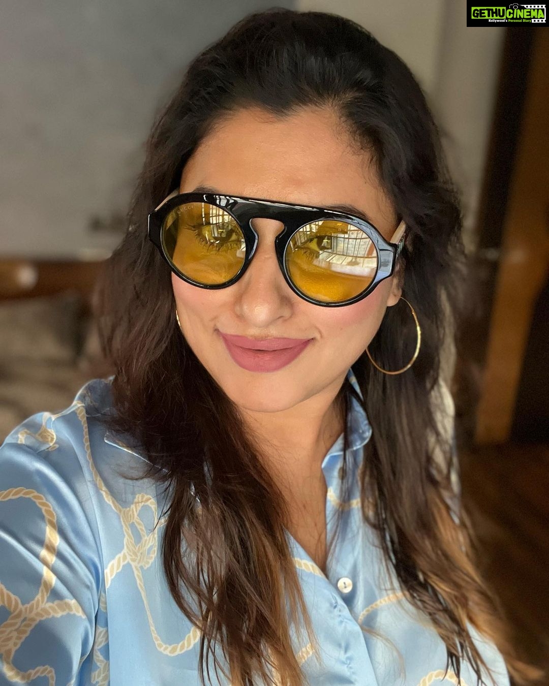 Malavika Instagram - flexin’ my complexion😎