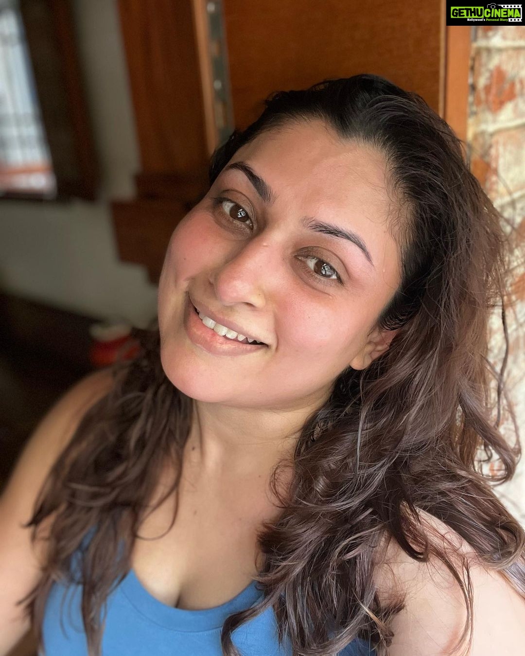 Malavika Instagram - stop doubting yourself, work hard and make it happen💫