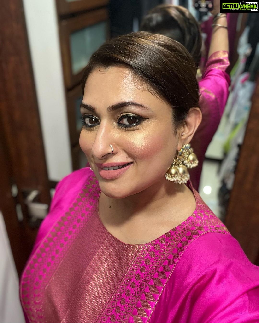 Malavika Instagram - let your outfit speak for itself💫