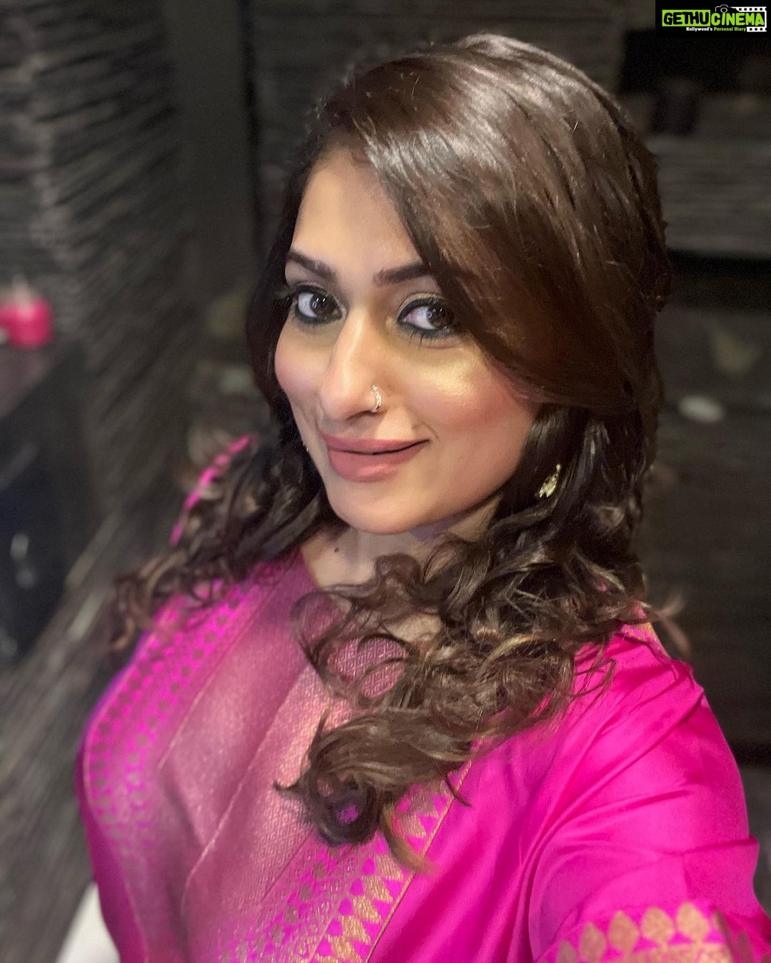 Malavika Instagram - let your outfit speak for itself💫