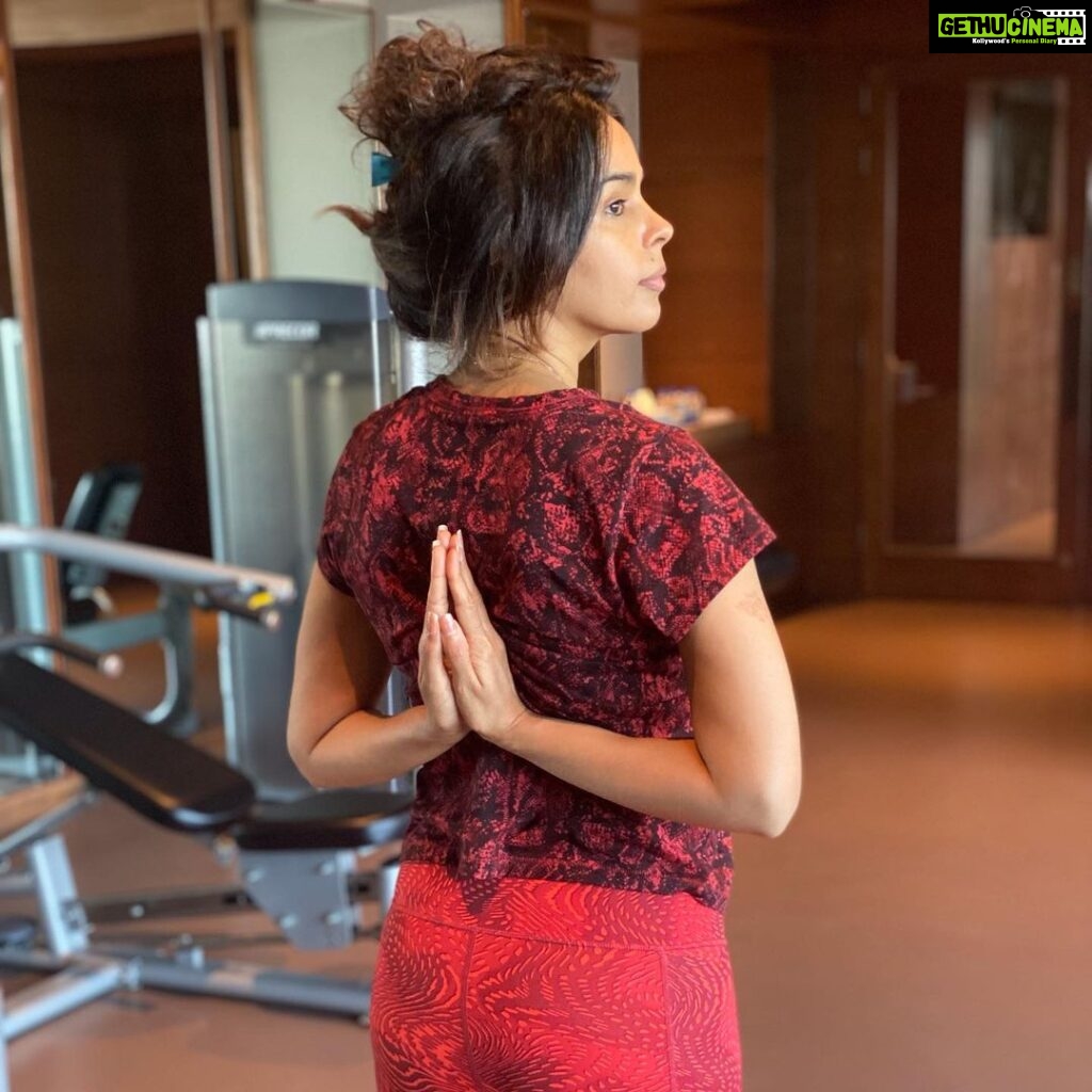 Mallika Sherawat Instagram - Love beginning my day with Yoga 🙏🏼 . . . . . . . . #yogalove #yogaposes #fitnessgirlmotivation #iloveyoga #ilovefitness #fitgirl Darjeeling