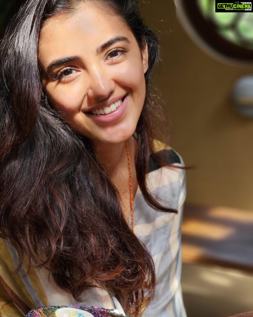 Malvika Sharma Instagram - Beauty is being the best possible version of yourself, inside and out ✨ Shot by @nim.is.hh 🧡 No make up, no filters 💁🏻‍♀ Just me being me ❤